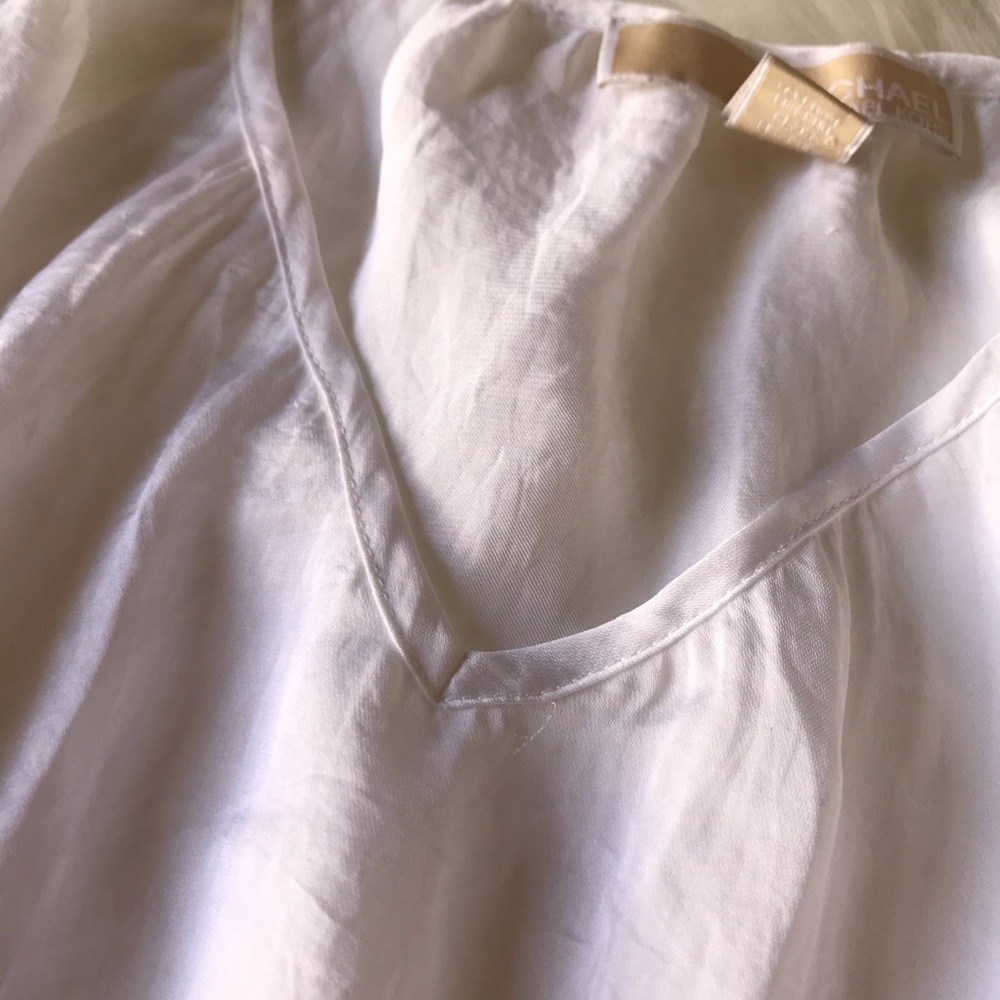 Michael Kors blouse 🤍✨ - Picture 2 of 4